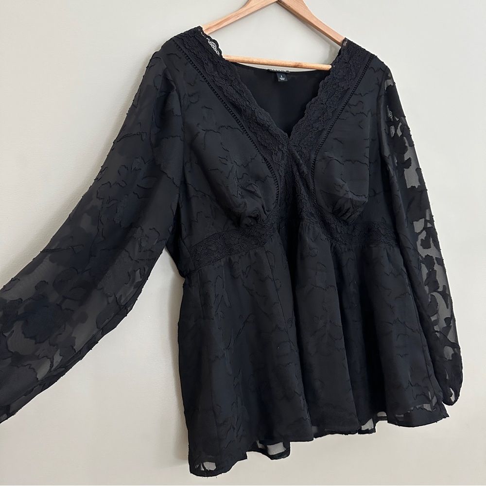 Torrid Black lace blouse 1X